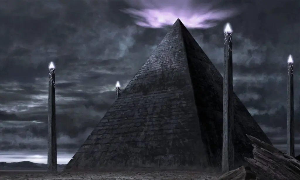 4 The Fourth Ancient BLACK Pyramid on the Giza Plateau is a piece of forbidden history.