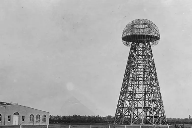 6 Before patenting his UFO Nikola Tesla made direct communication with ET intelligence