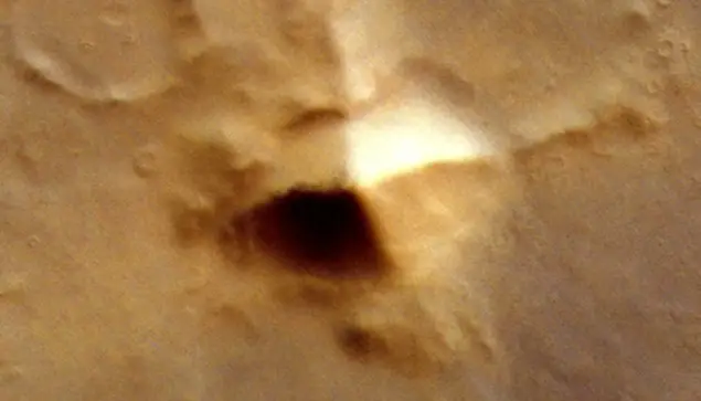 Ufologist spotted a huge ancient pyramid on Mars 3 1