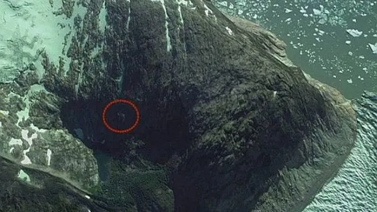Nephilim Giant were captured by satellite on Patagonian Mountains