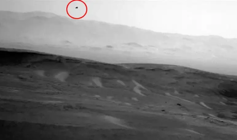 1 Alien on Mars NASA Website Provides Proof of Alien Bird on Mars