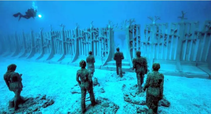 underwater wall 1