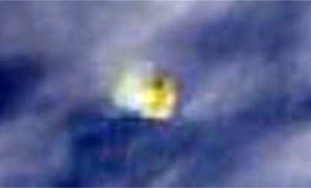 2 ufo over oceanbase under watermeteor hit ocean