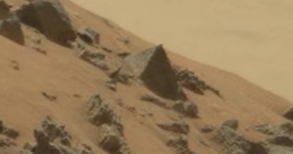 the undeniable proof of aliens presence on mars 5